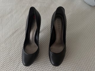 Zapatos de tacón Guess negros T38