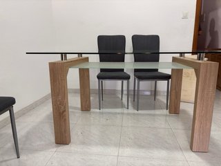 Mesa de Comedor - Cristal y Madera