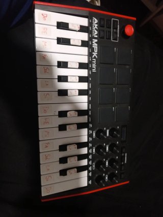 Akai MPK Mini Controlador MIDI