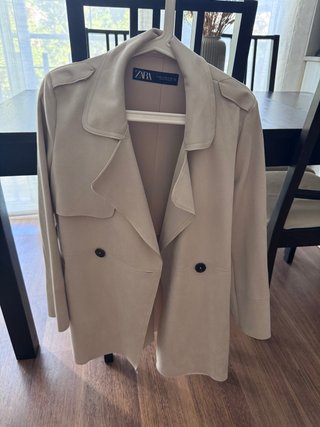 Trench Zara efecto ante beige