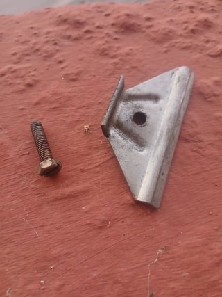 Soporte Batería BMW E30 + Tornillo