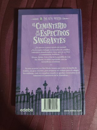 El cementerio de los espectros sangrantes