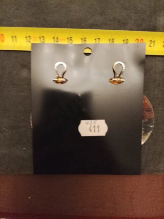 Pendientes largos dorados y plateados
