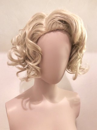 Peluca rubia rizada estilo Marilyn Monroe