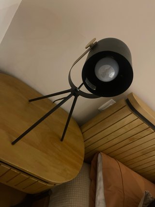 Lámpara de mesa negra y dorada (* 2)
