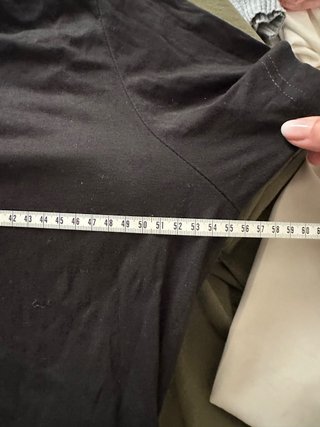T-shirt nera