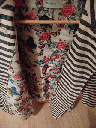 Chaqueta Desigual rayas y estampado