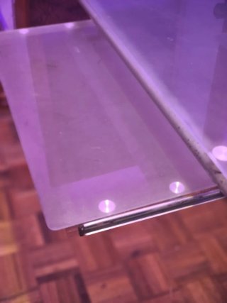 Escritorio de cristal y metal
