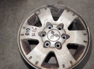 Mitsubishi 43586 mr992090 llanta montero 3.2 did