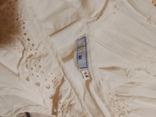 Vestido blanco veraniego con encaje