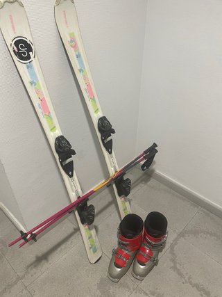 Pack Esquí Junior HEAD 127cm + Botas 24 + Bastones