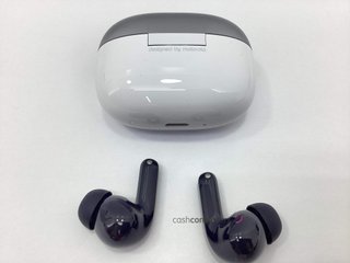 in-ear motorola moto buds 2