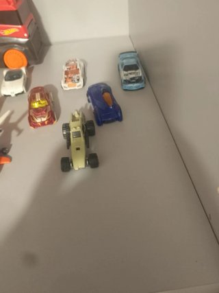 Lote HotWheels—70 coches+camión 50€ (Negociable)