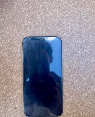 iPhone 12 Negro 128GB - Batería 100% + 3 fundas