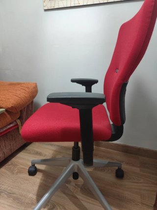 Silla de oficina Steelcase roja
