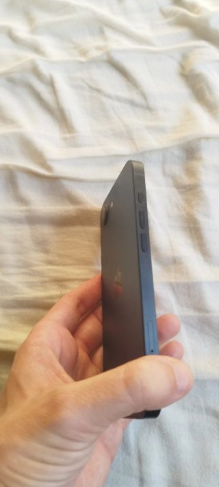 iPhone 16e
