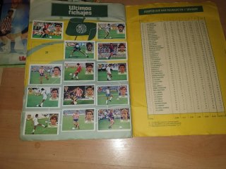 Liga 84/85 álbum de Cromos.  Ediciones este.