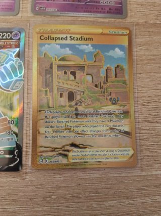 Set Cartas Pokémon colapsed stadium Golurk Golett