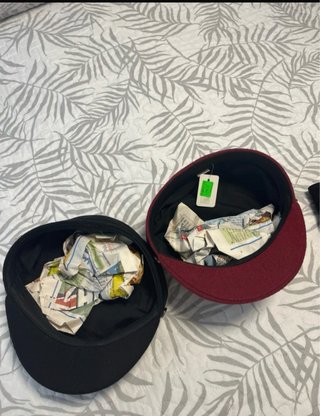 Confezione di cappelli vintage a prezzo conveniente
