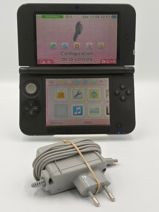 Nintendo 3DS XL gris + Cargador