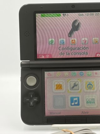 Nintendo 3DS XL gris + Cargador
