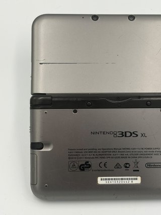 Nintendo 3DS XL gris + Cargador