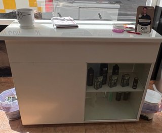 Escritorio de cristal/ mueble recibidor (caja)