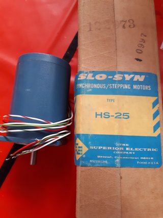 Motor de Passo HS25