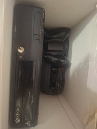 Xbox 360 250GB + FIFA 14 + 2 controller