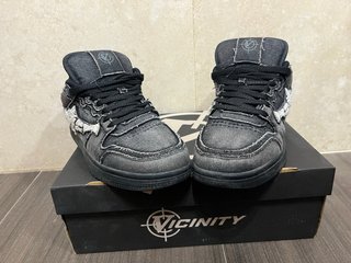 Vicinity Akimbo Lows Asphalt Black