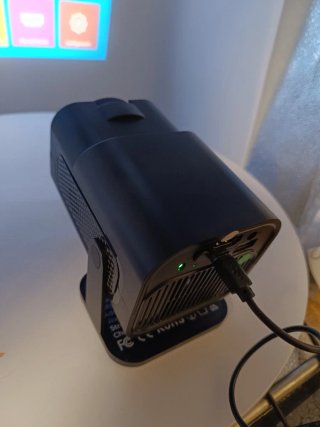 Mini proyector LED con mando