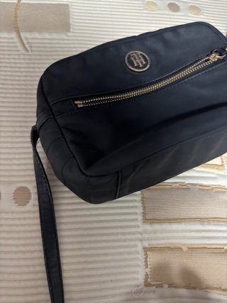 Bolso bandolera negro Tommy Hilfiger