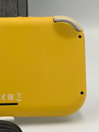 Nintendo Switch Lite Giallo + Caricatore