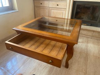 Mesa centro clásica baúl/vitrina madera y cristal