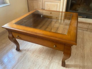 Mesa centro clásica baúl/vitrina madera y cristal