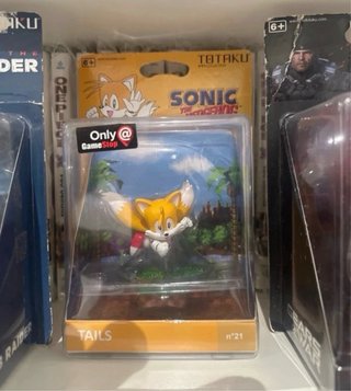 Totaku Action Figures: Lara Croft, Tails, Marcus F