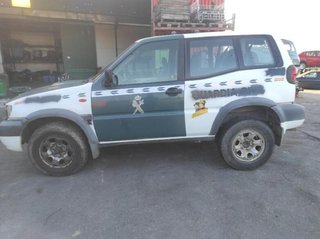 Nissan 0390201561 motor limpia tras terrano 386586