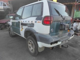 Nissan 0390201561 motor limpia tras terrano 386586