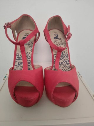 Sandalias de tacón fucsia/coral con plataforma