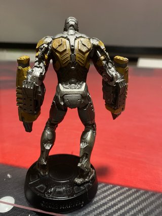 Figura Iron Man Mark XXV Striker Marvel