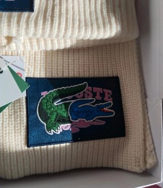 Conjunto lana Lacoste gorro y bufanda beige