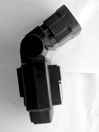 Flash Soltron AF882NIK + 4 pilas Varta Pro