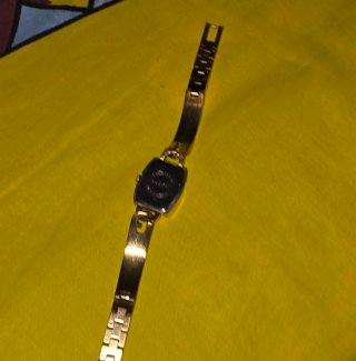 Reloj Guess Dorado Mujer