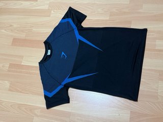 Camiseta Gymshark Talla M Negra y Azul