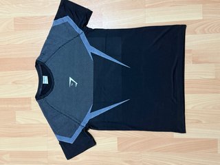 Camiseta Gymshark Talla L Negra