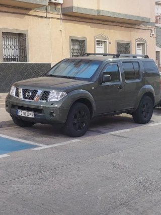 Nissan Pathfinder 2005