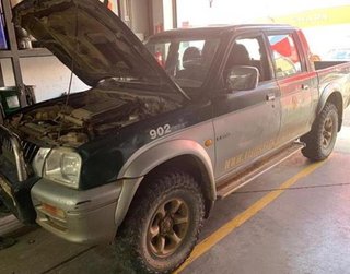 Mitsubishi md142382 caja relés fusibles l200 33316