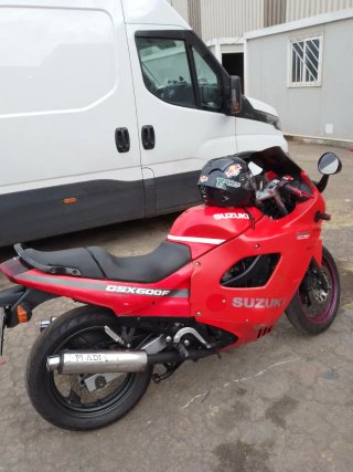 Suzuki Katana GSX600F Roja