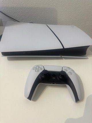 PS5 Slim Digital 825GB - Comprada en Agosto Novo