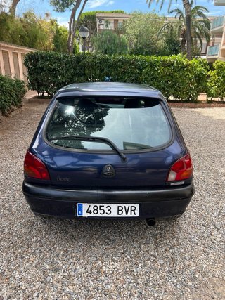 Ford Fiesta DISTINTIVO B